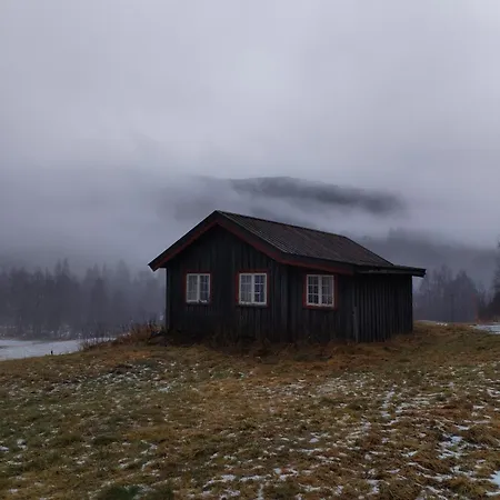 Idyllic At Bjaarvatnet Nyaraló