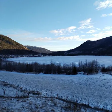 Idyllic At Bjaarvatnet Tuddal